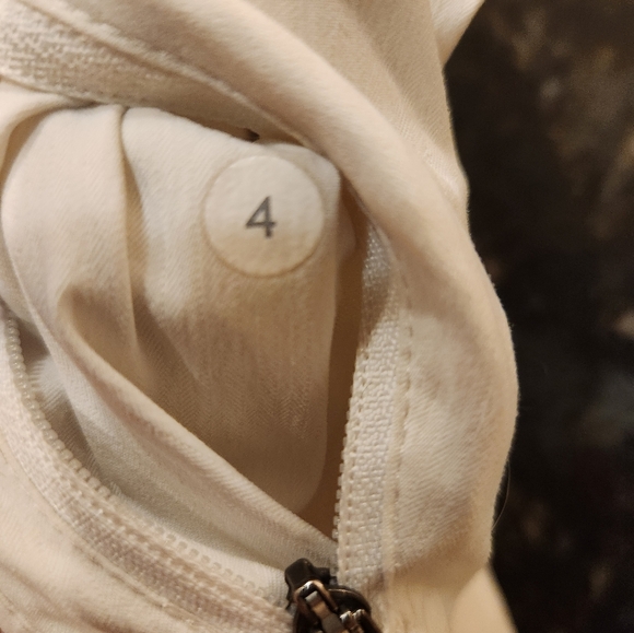 🤍 White lululemon tracker/Track That shorts - Picture 2 of 2